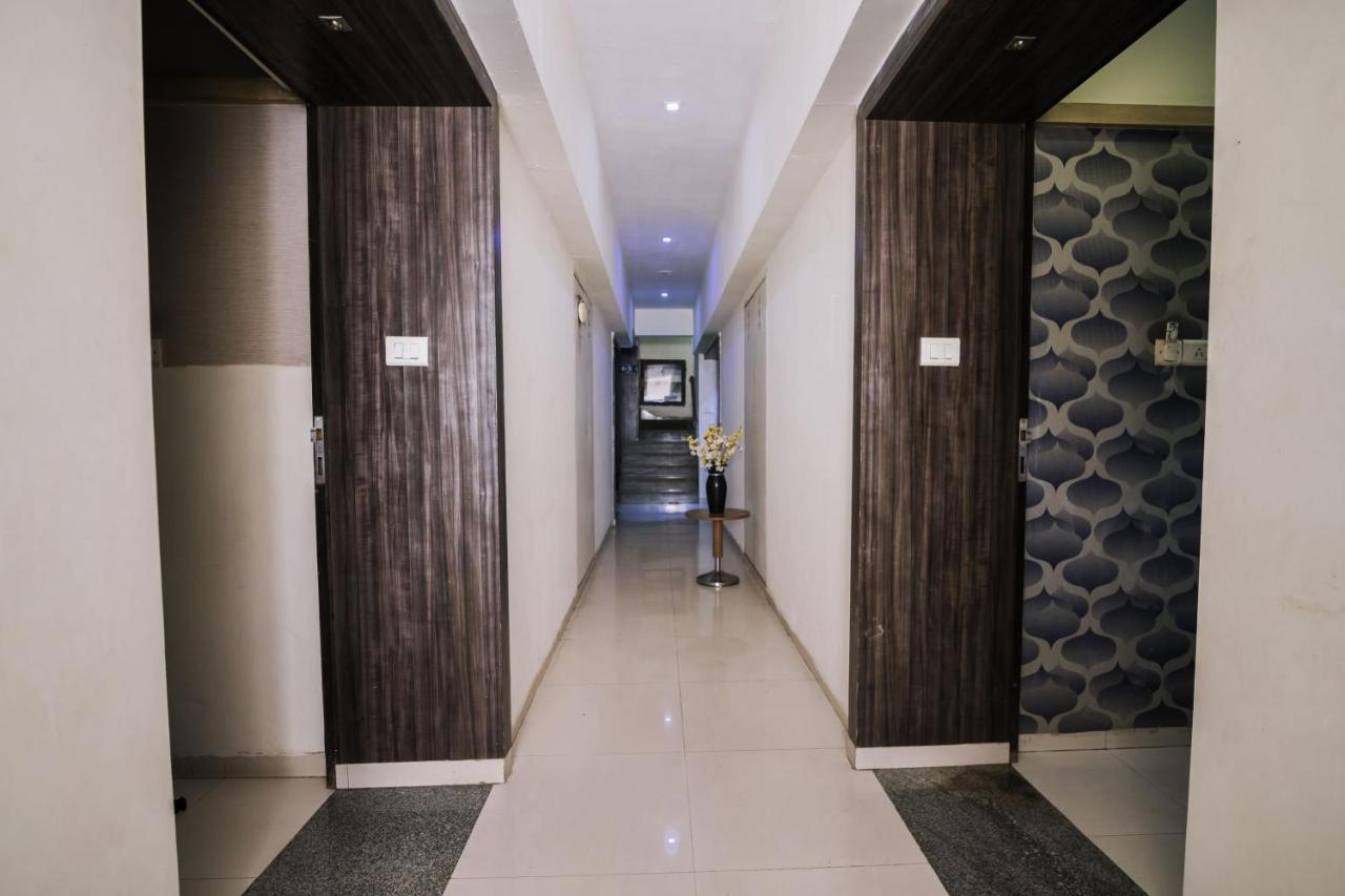 Hotel Monarch Guestline In Midc Rabale, نافي مومباي المظهر الخارجي الصورة