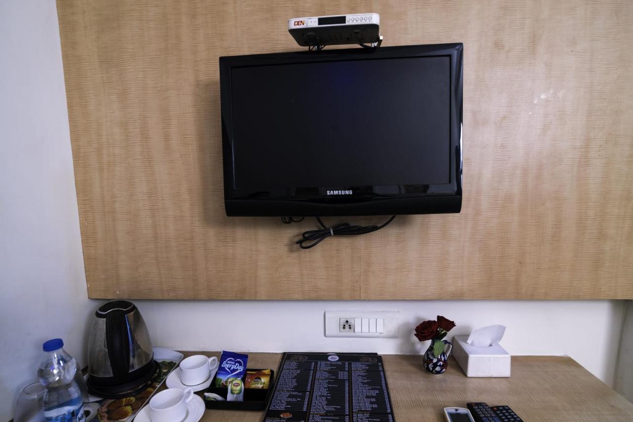 Hotel Monarch Guestline In Midc Rabale, نافي مومباي المظهر الخارجي الصورة