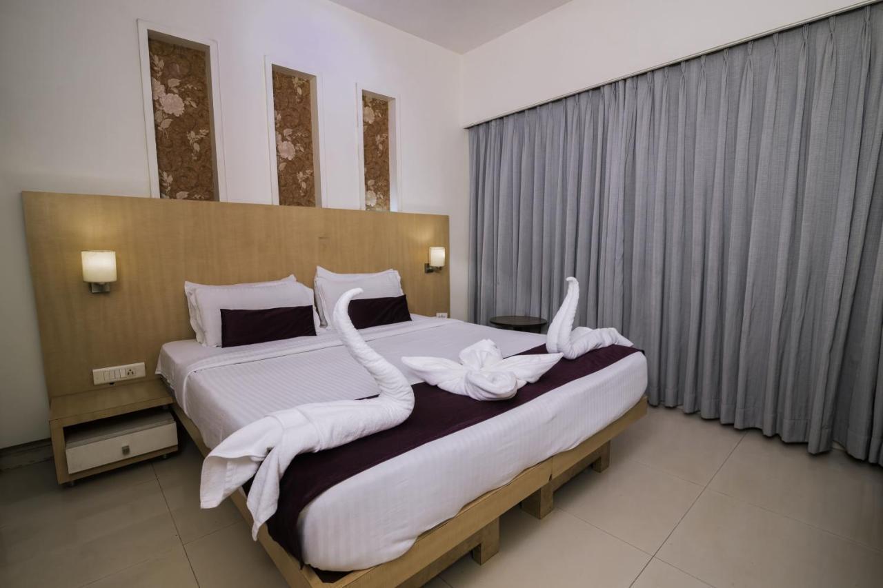 Hotel Monarch Guestline In Midc Rabale, نافي مومباي المظهر الخارجي الصورة