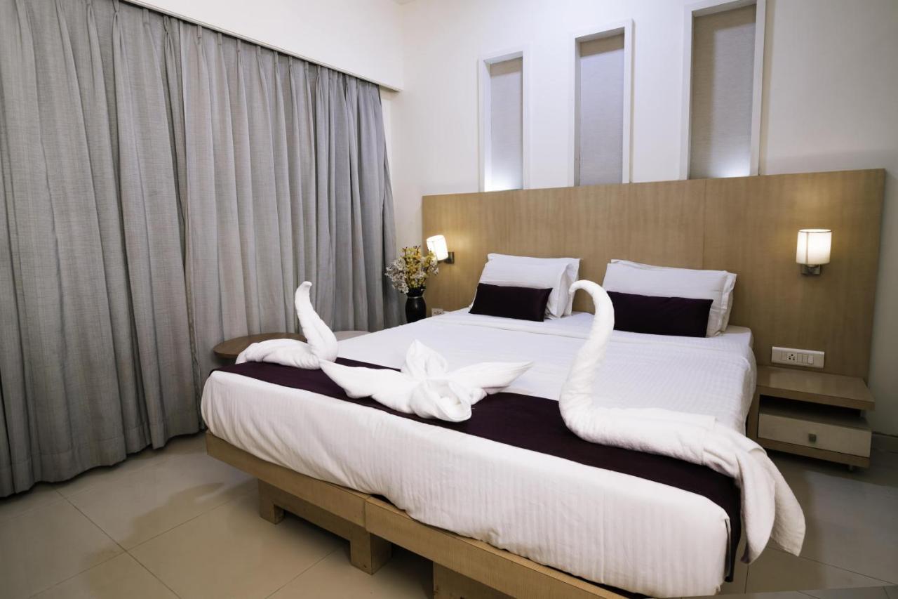 Hotel Monarch Guestline In Midc Rabale, نافي مومباي المظهر الخارجي الصورة
