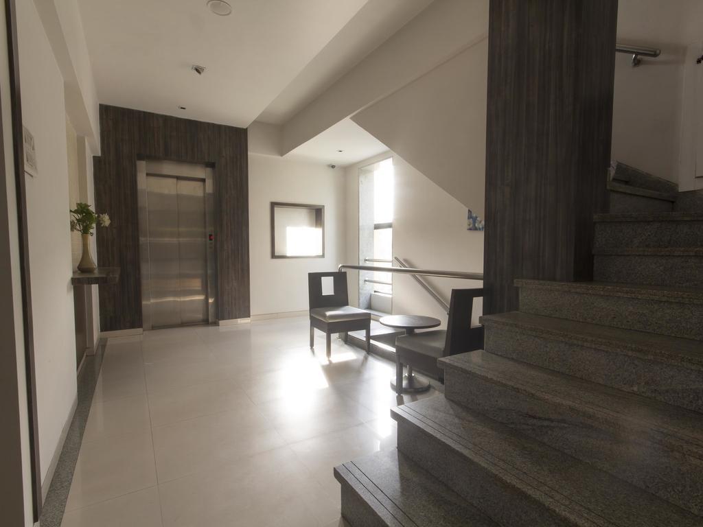 Hotel Monarch Guestline In Midc Rabale, نافي مومباي المظهر الخارجي الصورة