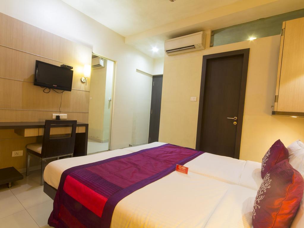 Hotel Monarch Guestline In Midc Rabale, نافي مومباي المظهر الخارجي الصورة