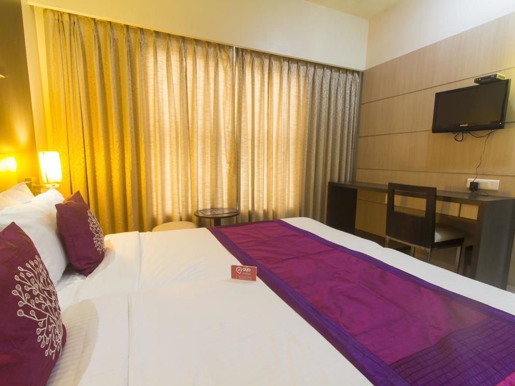 Hotel Monarch Guestline In Midc Rabale, نافي مومباي المظهر الخارجي الصورة