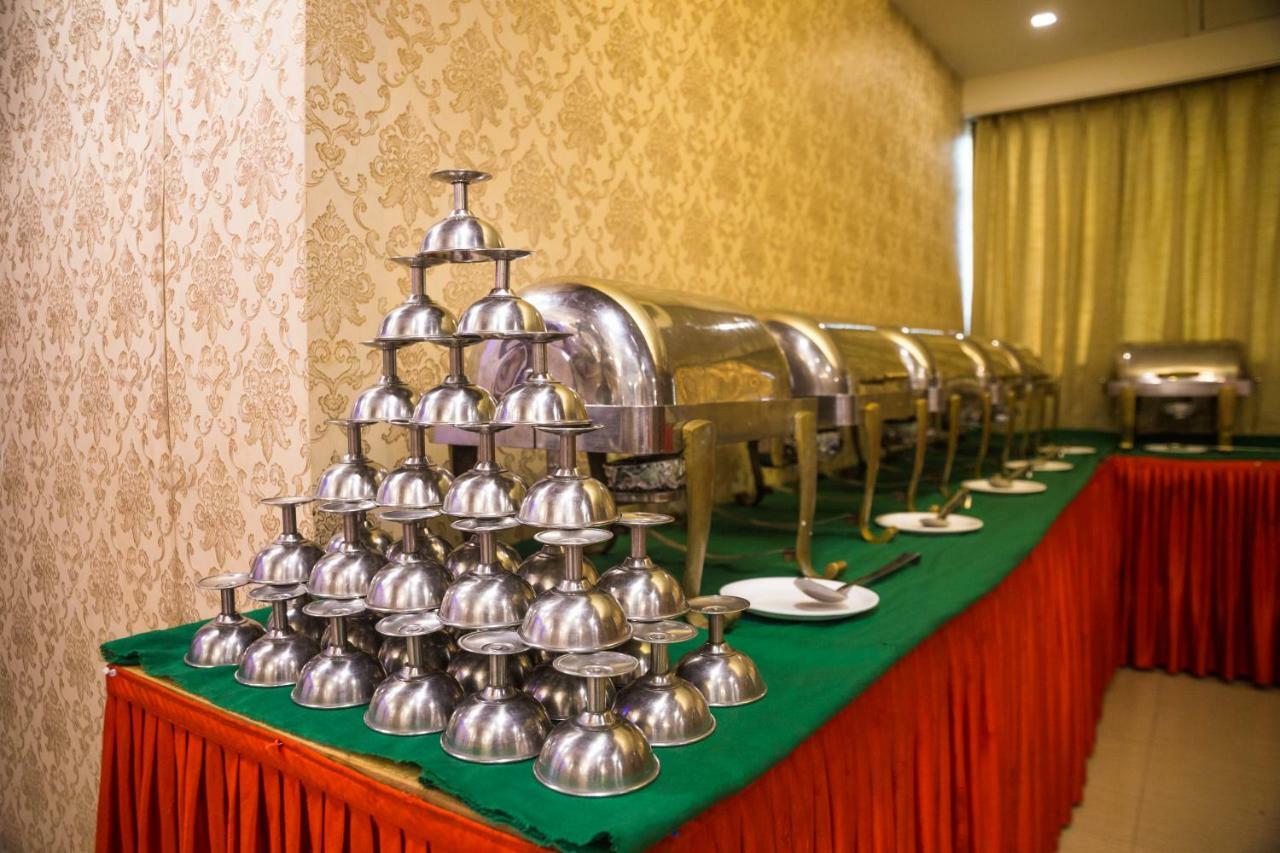 Hotel Monarch Guestline In Midc Rabale, نافي مومباي المظهر الخارجي الصورة