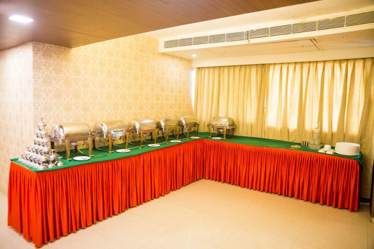 Hotel Monarch Guestline In Midc Rabale, نافي مومباي المظهر الخارجي الصورة