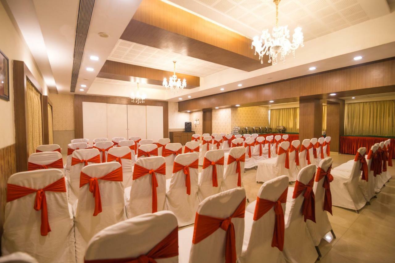 Hotel Monarch Guestline In Midc Rabale, نافي مومباي المظهر الخارجي الصورة