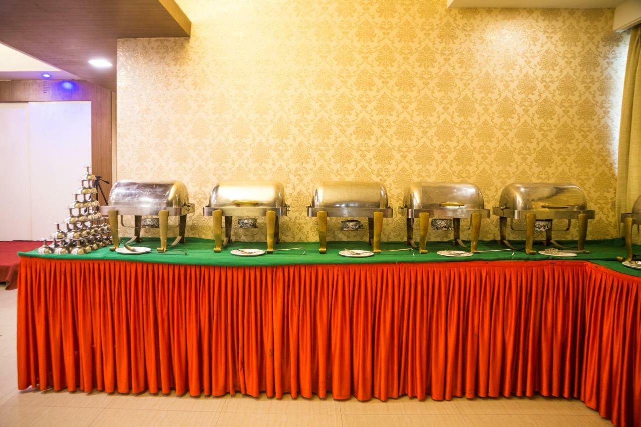 Hotel Monarch Guestline In Midc Rabale, نافي مومباي المظهر الخارجي الصورة